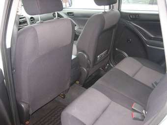 2004 Pontiac Vibe Pics