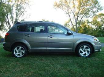 2004 Pontiac Vibe Photos