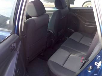 2004 Pontiac Vibe Pictures