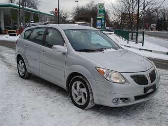 2005 Pontiac Vibe Pictures
