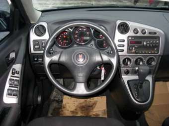 2005 Pontiac Vibe Photos