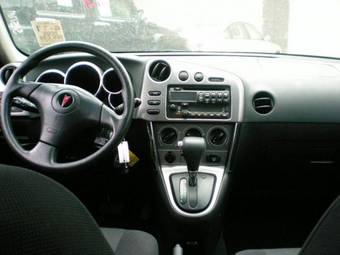 2005 Pontiac Vibe Pictures