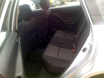 2005 Pontiac Vibe Pictures