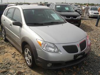 2005 Pontiac Vibe Photos