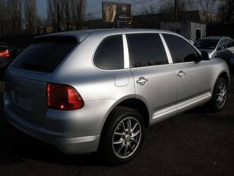 2002 Porsche Cayenne Photos