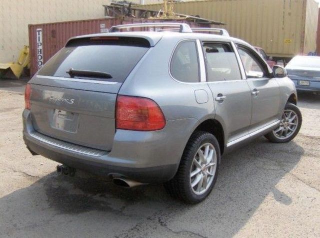 2003 Porsche Cayenne