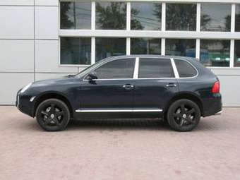 2003 Porsche Cayenne Images