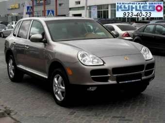 2003 Porsche Cayenne Pictures