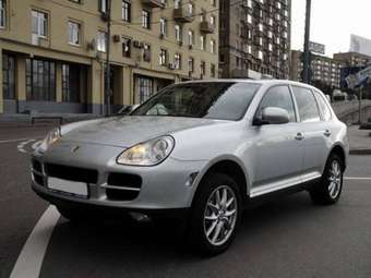 2003 Porsche Cayenne Pictures