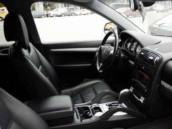 2003 Porsche Cayenne Images