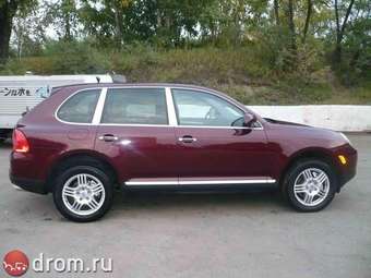 2003 Porsche Cayenne Pictures