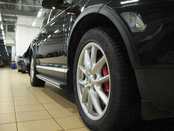 2003 Porsche Cayenne Pictures