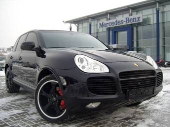 2003 Porsche Cayenne Pictures