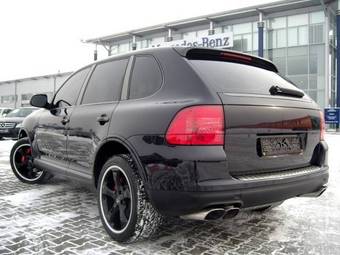 2003 Porsche Cayenne Photos