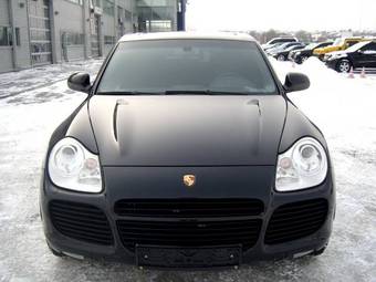 2003 Porsche Cayenne Photos