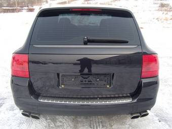 2003 Porsche Cayenne Pictures