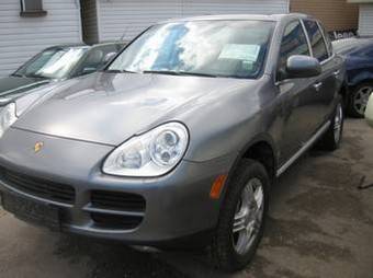 2003 Porsche Cayenne Pictures