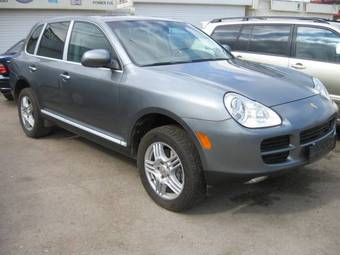 2003 Porsche Cayenne Photos