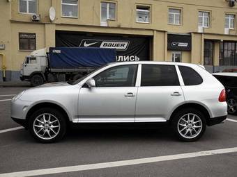 2003 Porsche Cayenne Images