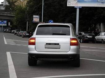 2003 Porsche Cayenne Pics