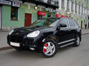 2003 Porsche Cayenne Pictures