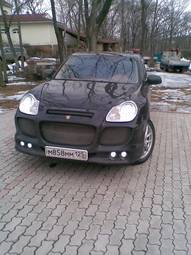2003 Porsche Cayenne Photos