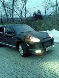 2003 Porsche Cayenne Pictures