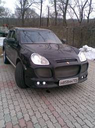 2003 Porsche Cayenne Photos