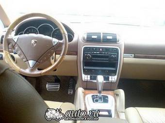 2003 Porsche Cayenne Photos