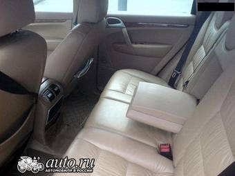 2003 Porsche Cayenne Photos