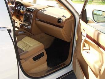2003 Porsche Cayenne Pics
