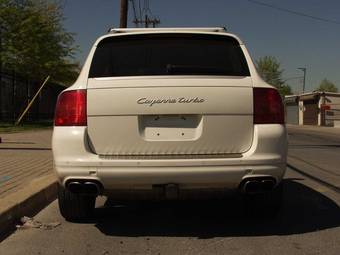 2003 Porsche Cayenne Photos