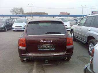 2003 Porsche Cayenne Pictures