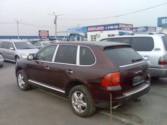 2003 Porsche Cayenne Pictures
