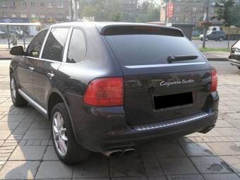 2003 Porsche Cayenne Pictures