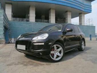 2003 Porsche Cayenne Photos