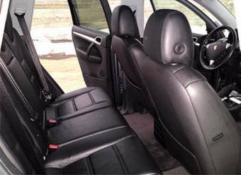 2003 Porsche Cayenne Photos