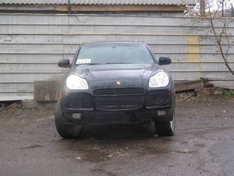 2003 Porsche Cayenne Photos