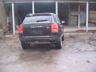 2003 Porsche Cayenne Pictures