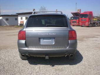 2003 Porsche Cayenne Pictures
