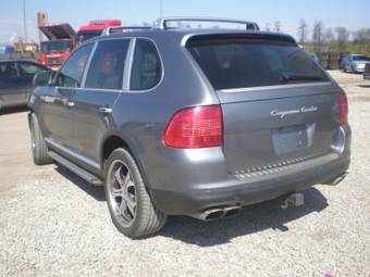 2003 Porsche Cayenne Photos
