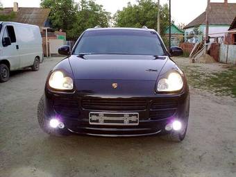 2003 Porsche Cayenne Pictures