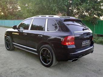2003 Porsche Cayenne Photos