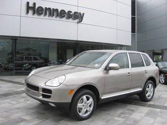 2003 Porsche Cayenne Photos