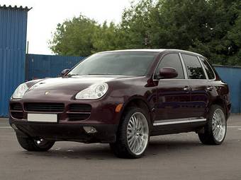 2003 Porsche Cayenne Photos