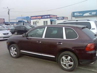 2003 Porsche Cayenne Photos