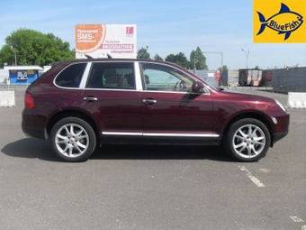 2003 Porsche Cayenne Pictures