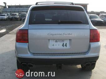 2003 Porsche Cayenne Pictures