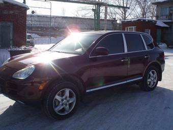 2003 Porsche Cayenne Pictures