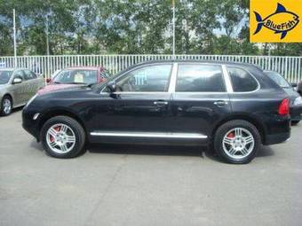 2003 Porsche Cayenne Pictures